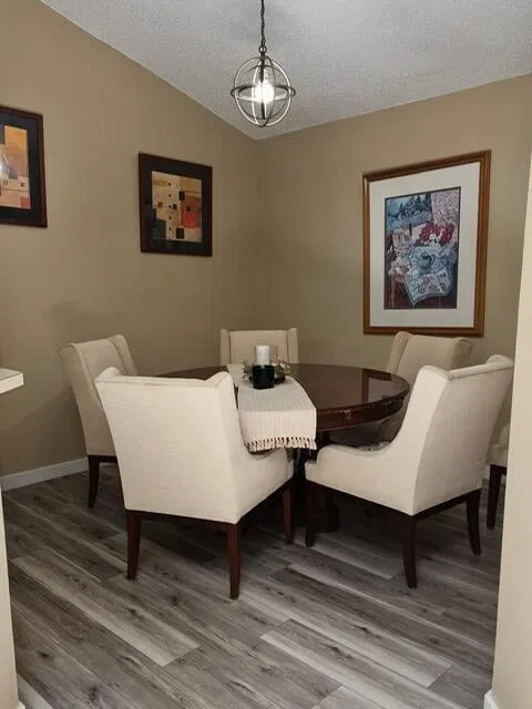 Unit F211 photo 2