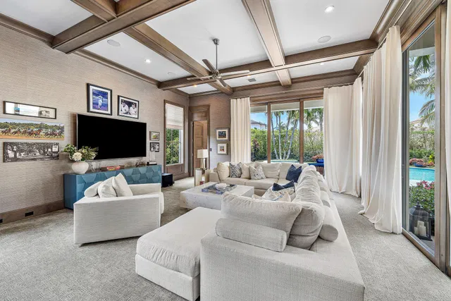 Royal Palm Yacht and Country Club Residence photo 4
