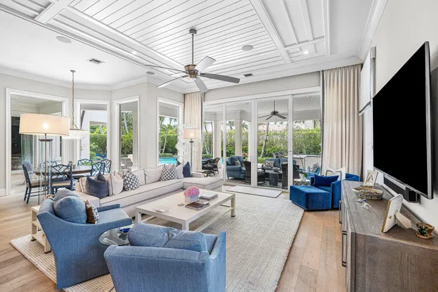Royal Palm Yacht and Country Club Residence photo 8