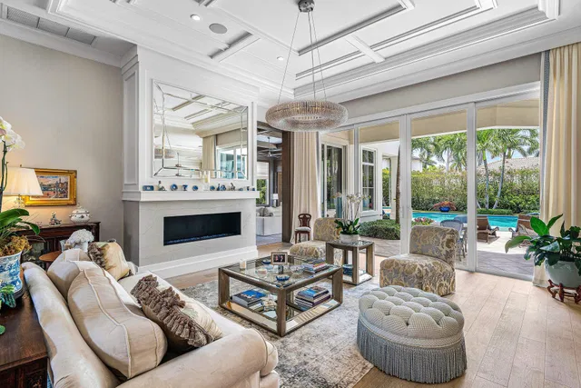 Royal Palm Yacht and Country Club Residence photo 12