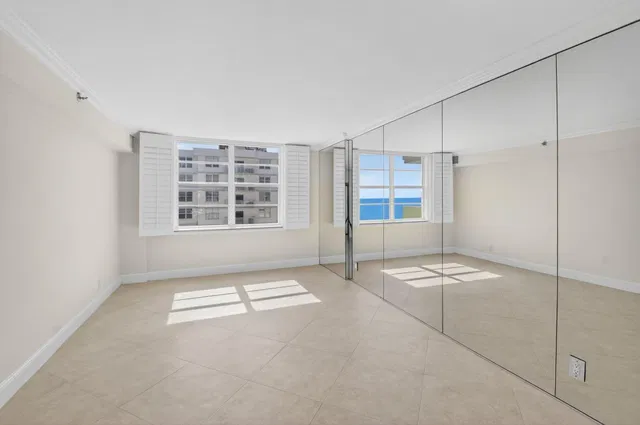 Unit 805 photo 27