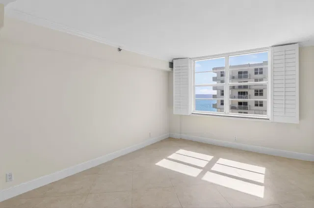Unit 805 photo 28
