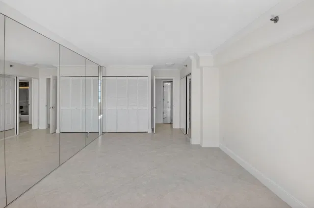 Unit 805 photo 30