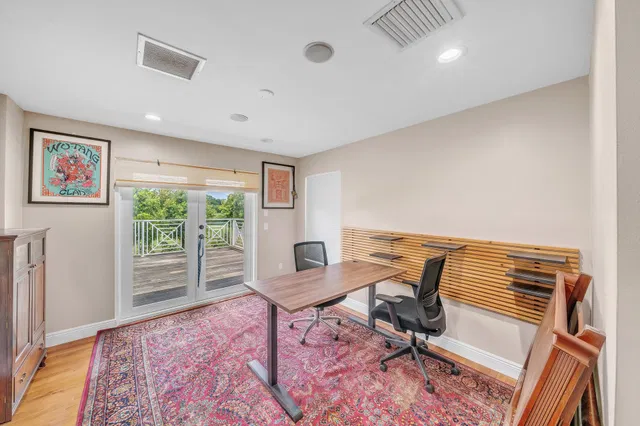 Residence photo 66