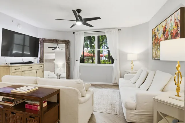 Courtyards in Cityplace Unit 104 photo 2