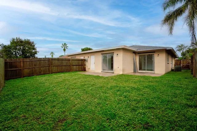 Residence photo 2