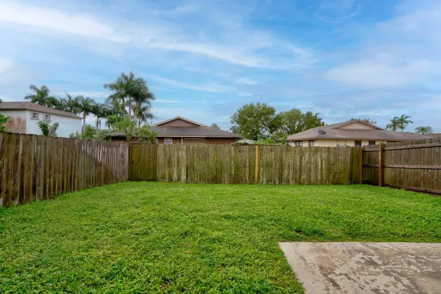 Residence photo 3
