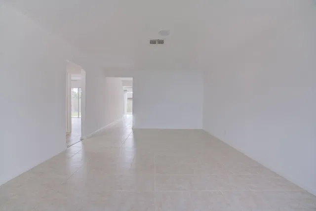 Residence photo 4
