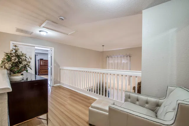 Residence photo 15