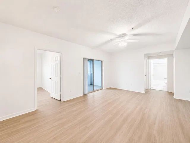  Unit 4302 photo 5