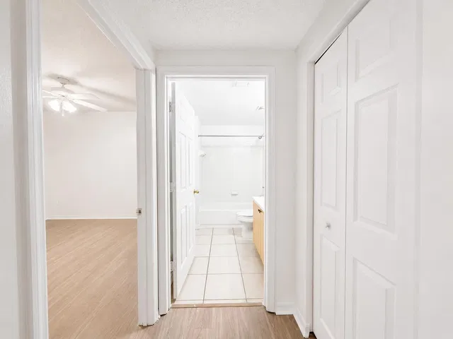  Unit 4302 photo 9