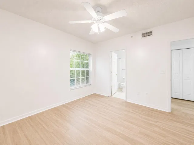  Unit 4302 photo 11
