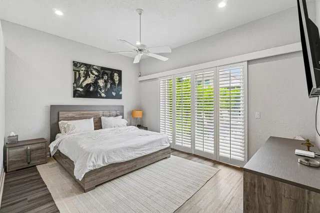 Woodfield Country Club Residence photo 24