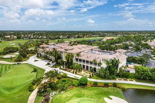 Woodfield Country Club Residence photo 30