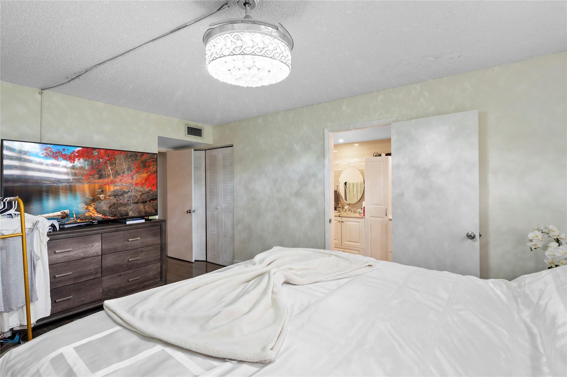 Unit 102 photo 13