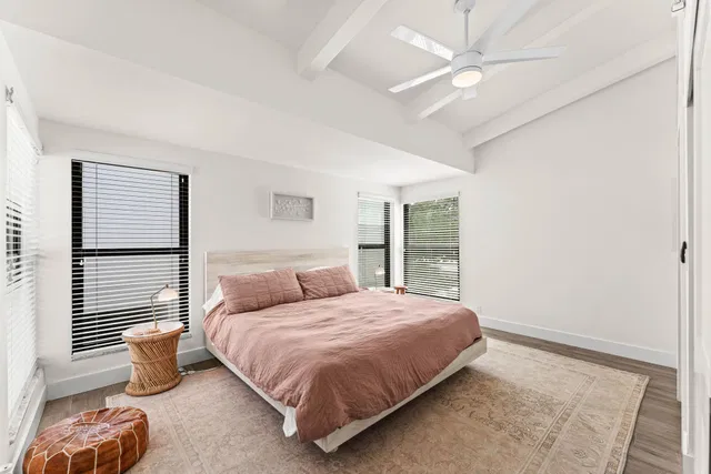 Unit 279 photo 12
