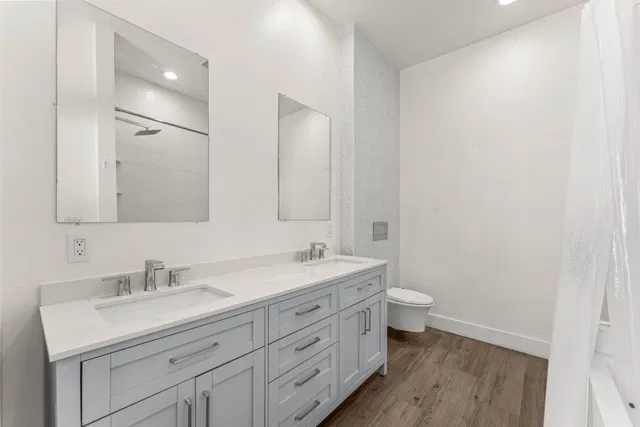 Unit 279 photo 15