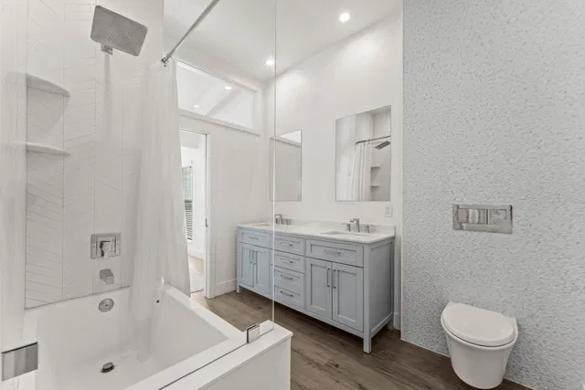 Unit 279 photo 17