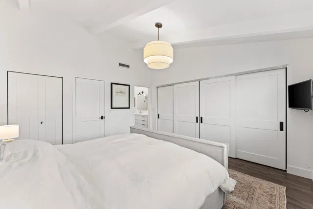 Unit 279 photo 20