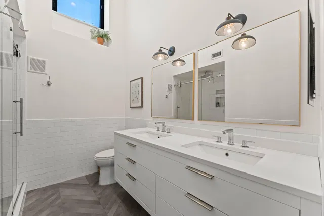 Unit 279 photo 21