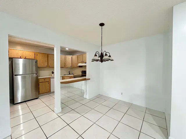  Unit C2 photo 8