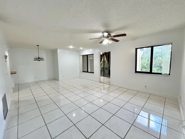  Unit C2 photo 10