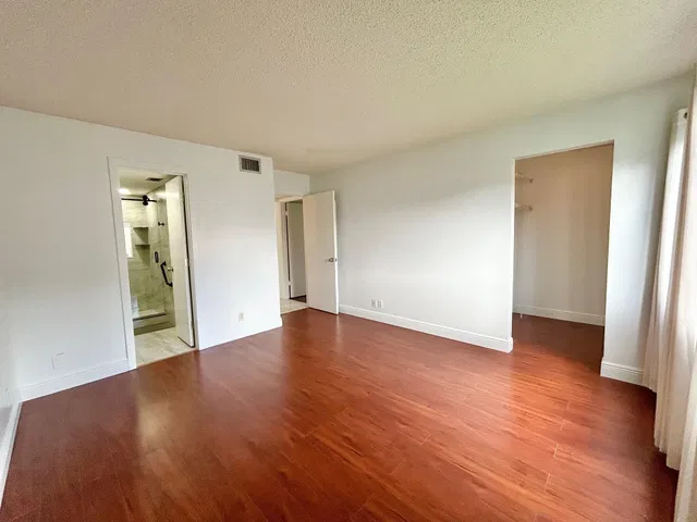  Unit C2 photo 14