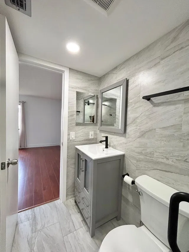  Unit C2 photo 20