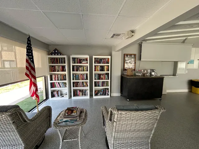  Unit C2 photo 36