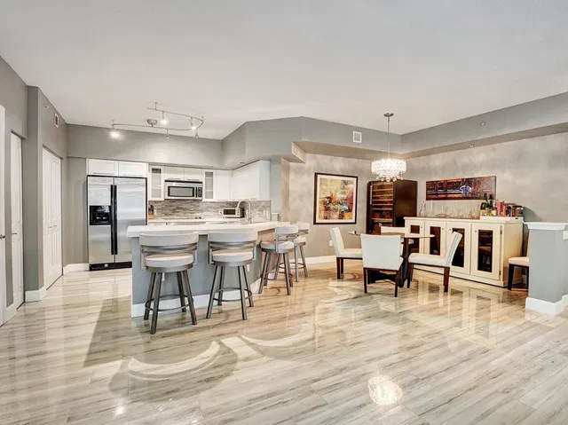 The Astor Unit 413 photo 6