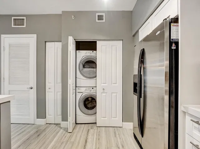 The Astor Unit 413 photo 13