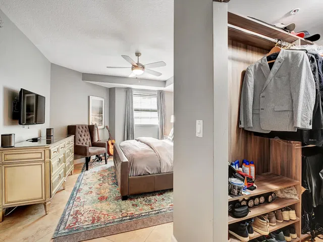 The Astor Unit 413 photo 21
