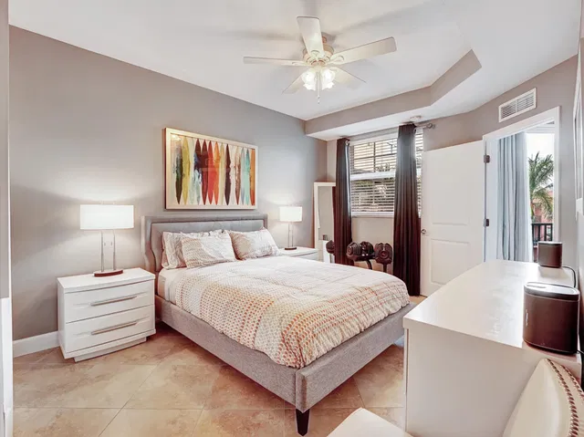 The Astor Unit 413 photo 23