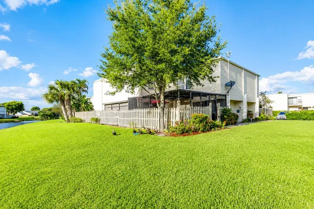  Residence photo 23