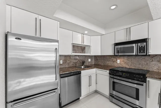 Unit 269 photo 9