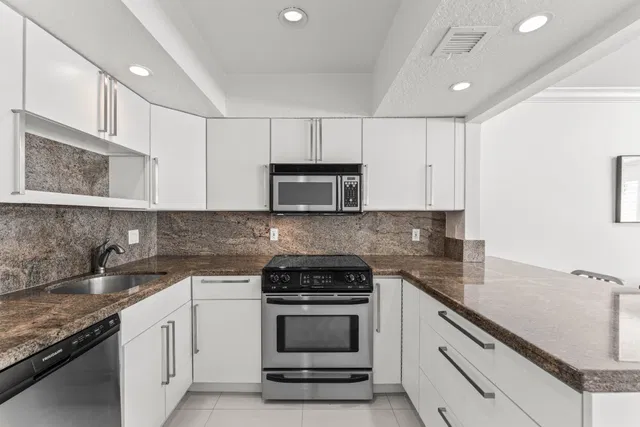 Unit 269 photo 10