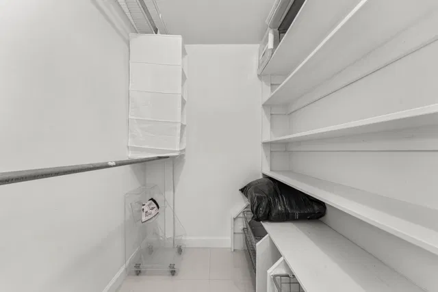 Unit 269 photo 16