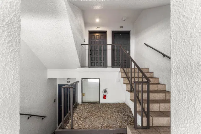 Unit 269 photo 34