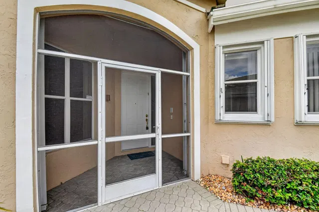  Residence photo 6