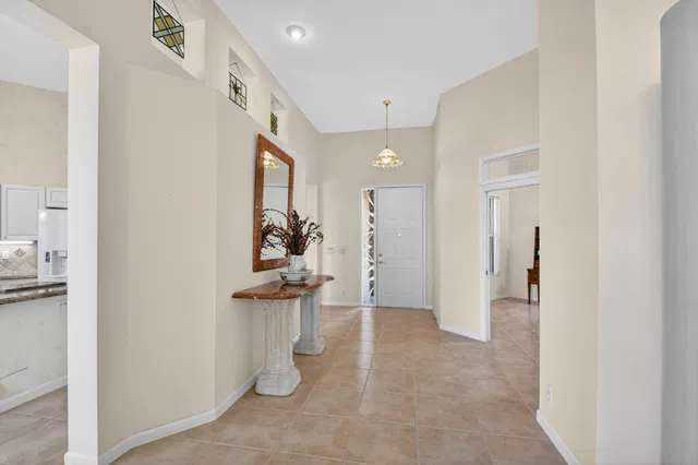  Residence photo 8