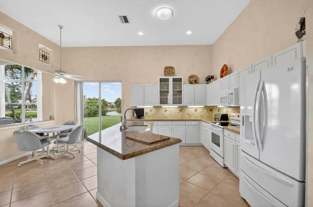  Residence photo 11