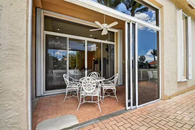  Residence photo 23