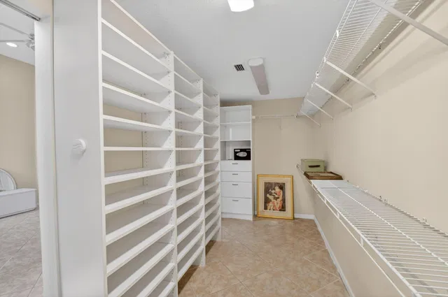  Residence photo 35