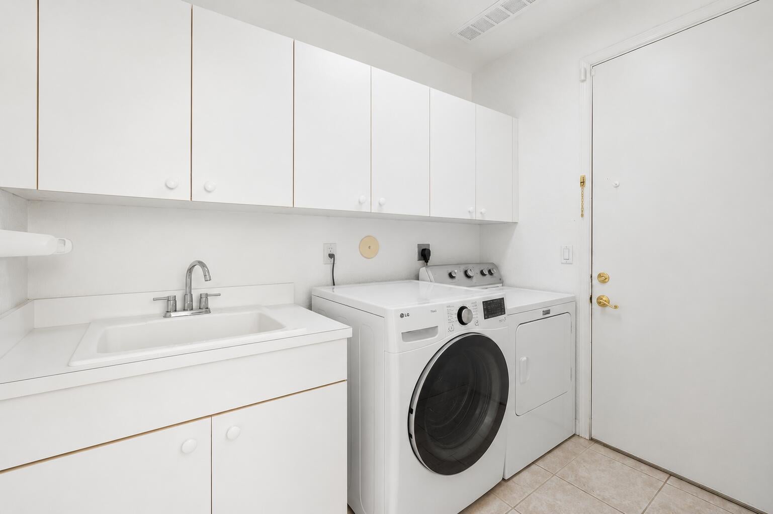 Residence photo 33