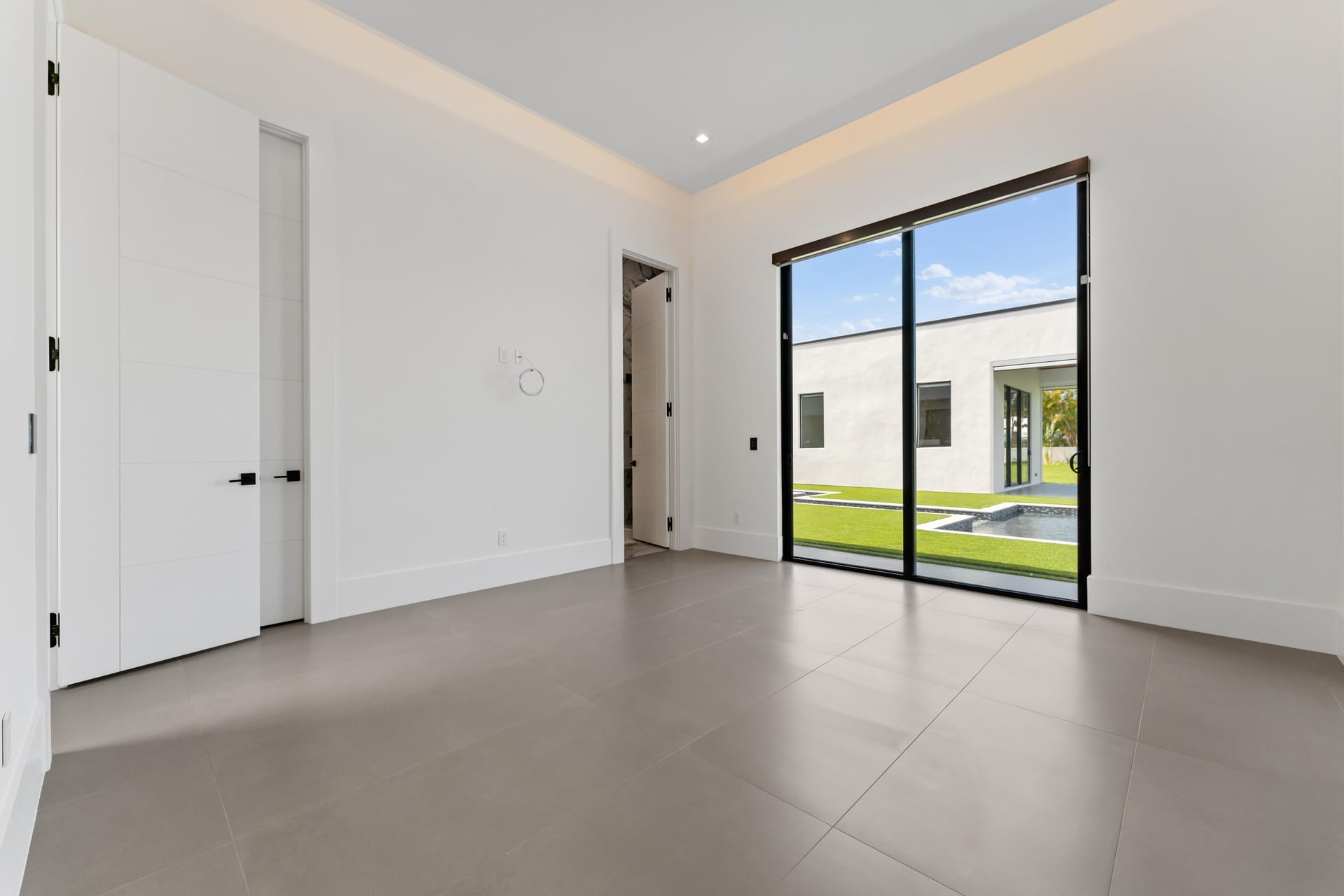  Residence photo 84