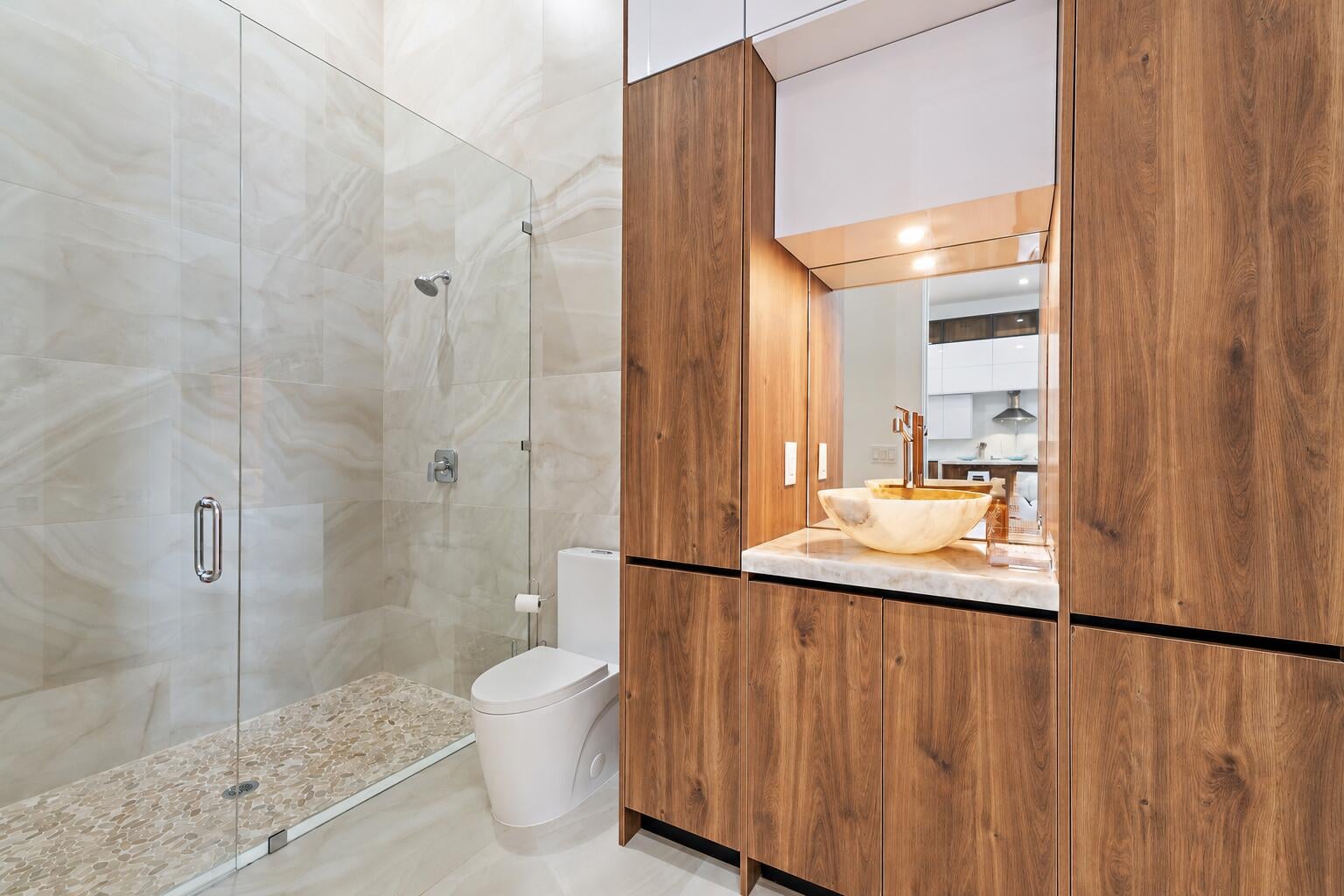  Residence photo 98