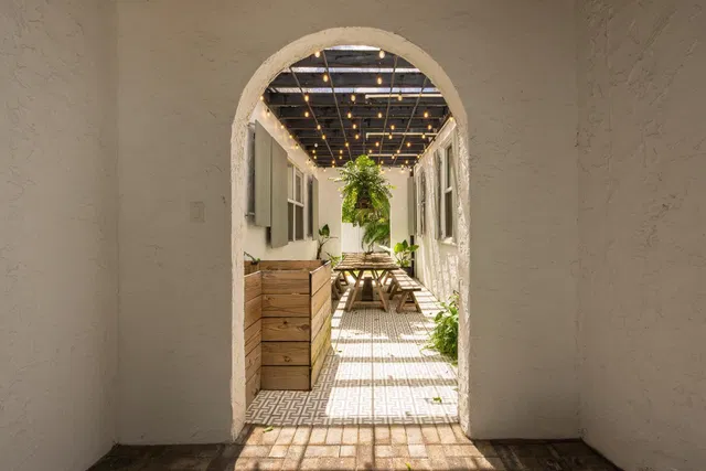 West Palm Beach Residence photo 17