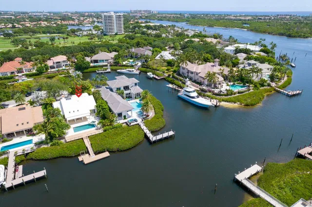 Admirals Cove Residence photo 2