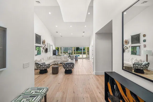 Admirals Cove Residence photo 12