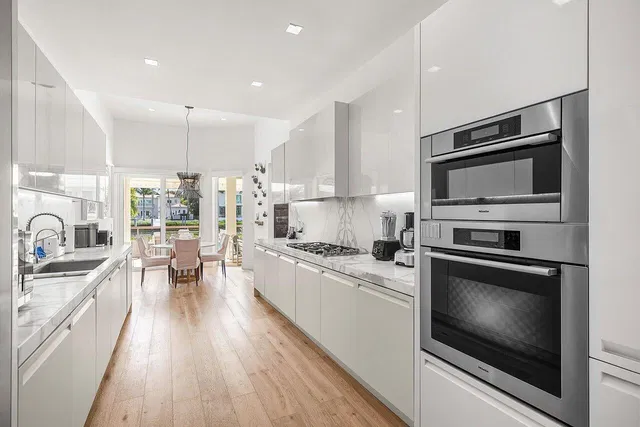 Admirals Cove Residence photo 24